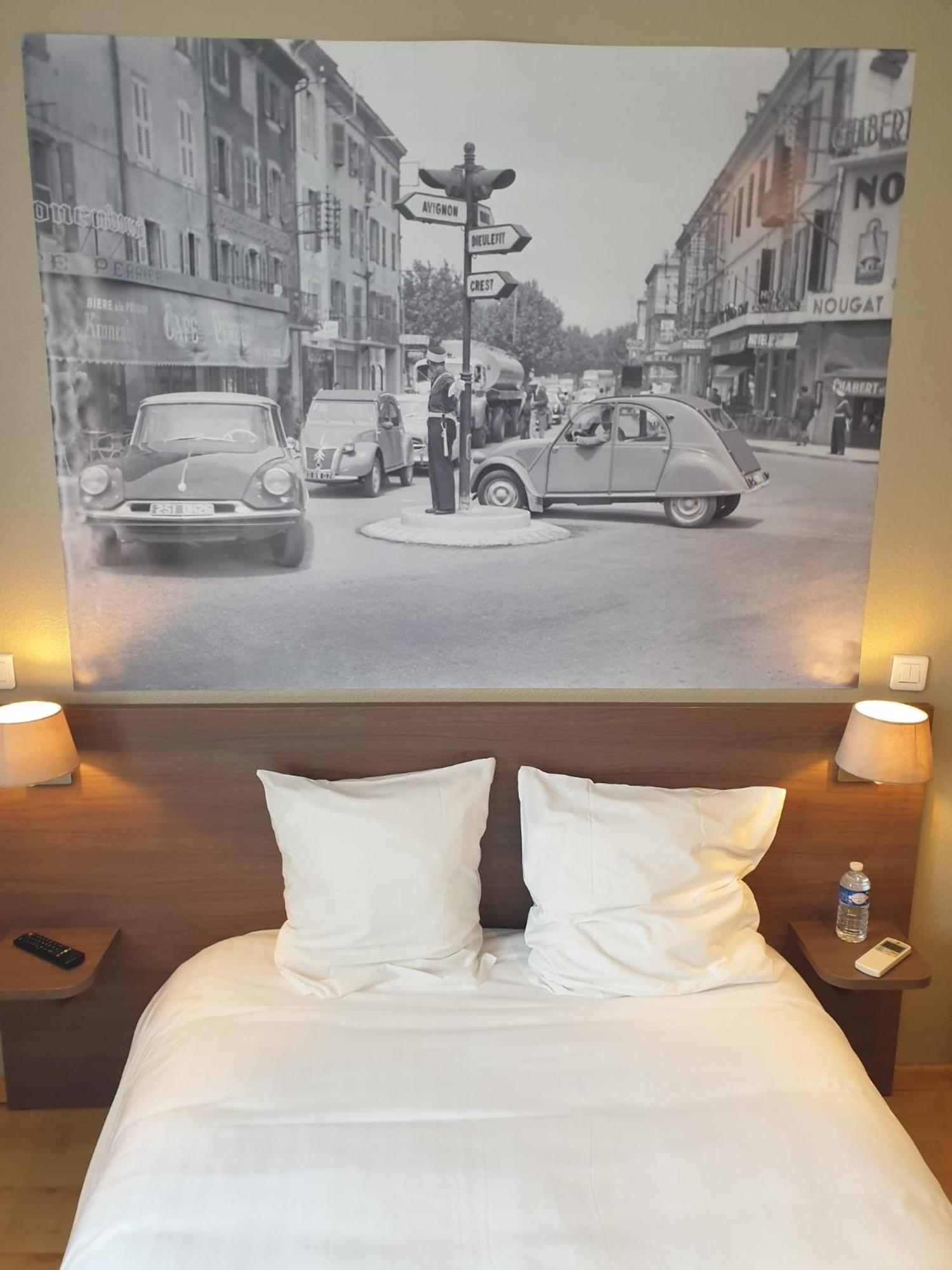 Logis Hotels Et Restaurant La Pause Rn7 La Coucourde Dış mekan fotoğraf